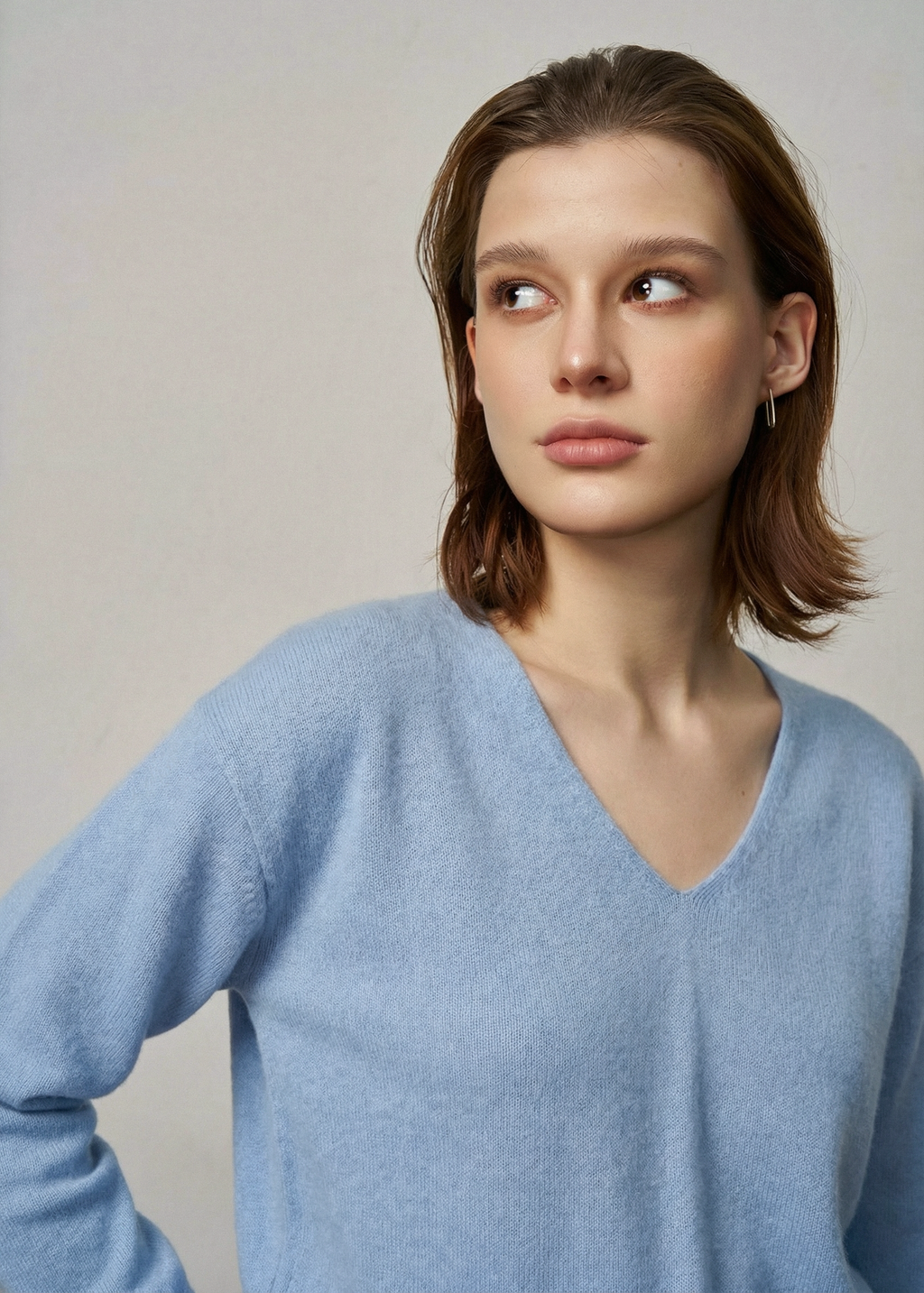 BOUNDLESS V NECK